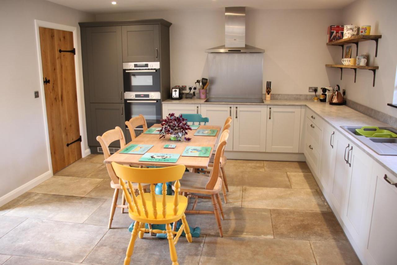 Wonderfully Spacious Luxury Holiday Cottage Billingshurst Exteriör bild